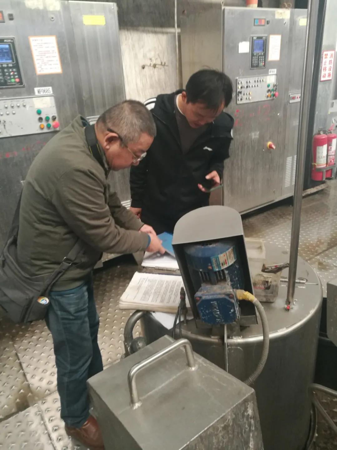 香港最准六肖中特期期准特下载，揭秘彩票预测的真相与策略，揭秘彩票预测真相与策略，香港最准六肖中特期期准特下载指南