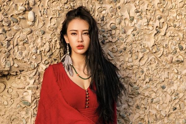 王中王三肖选一肖蓝月亮，揭秘背后的奥秘与策略，揭秘王中王三肖选一肖蓝月亮背后的策略与奥秘