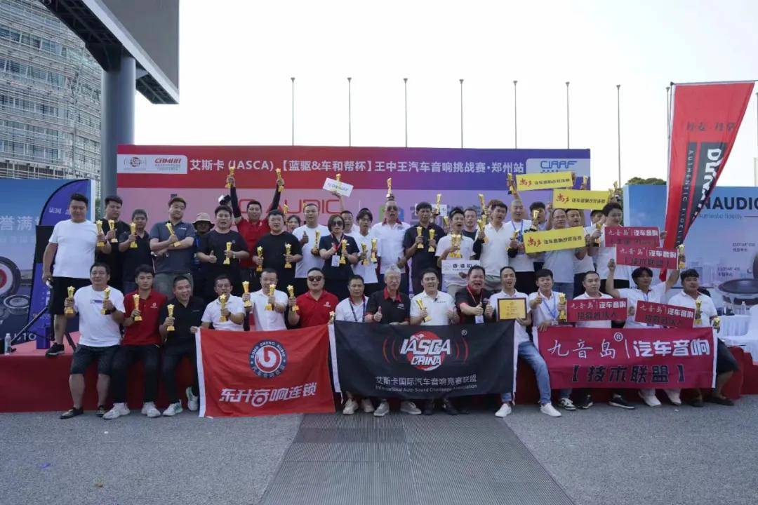 香港马会王中王一肖中，揭秘赛马界的传奇人物与神秘文化，揭秘香港马会传奇人物王中王与赛马神秘文化，一肖中的传奇故事