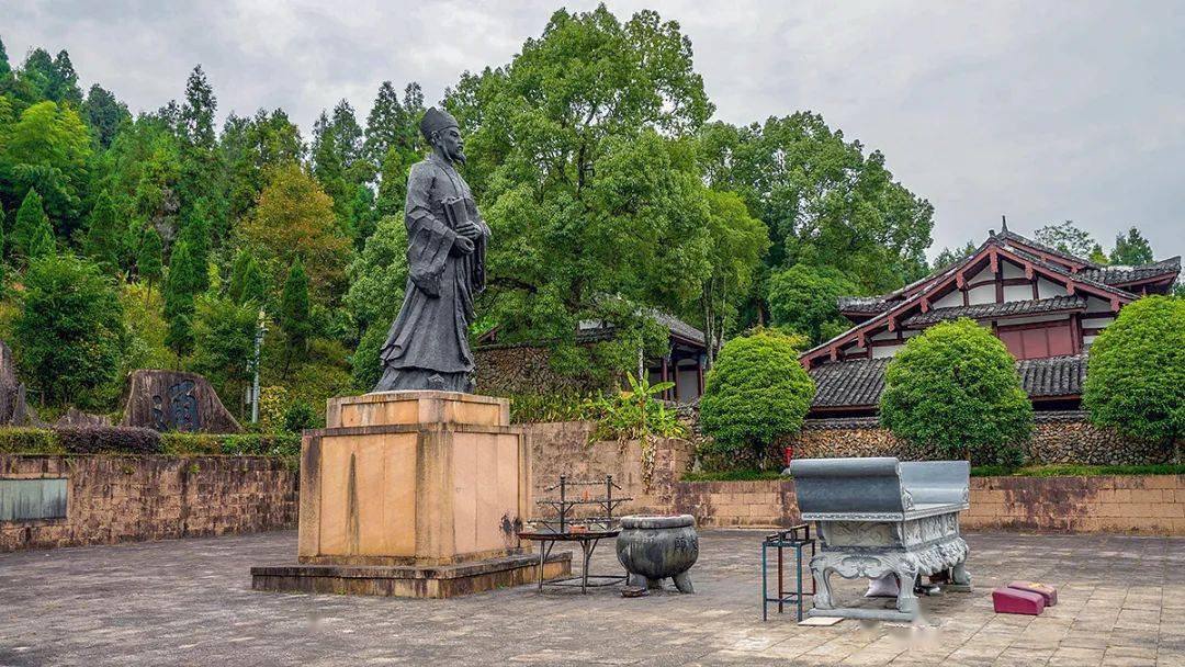 世外挑园刘伯温一肖，传奇人物与神秘文化的交融，世外挑园刘伯温一肖，传奇人物与神秘文化的完美交融